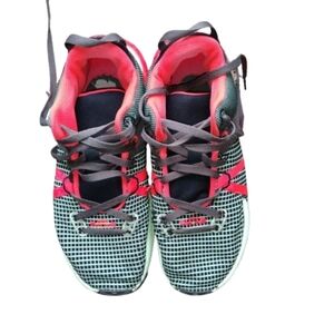 Nike LeBron Witness VII Basketball Shoes Men’s 10.5 Black/Red/Mint – Minor Flaw